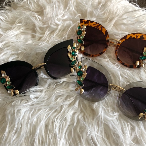 Large Shades- LOWEST SELLING PRICE - Picture 4 of 5